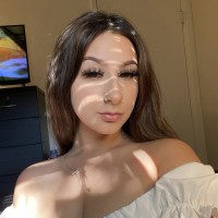 Leilani Posing